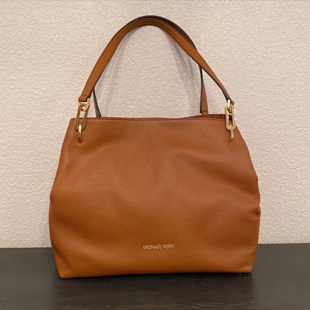Michael Kors shoulder purse